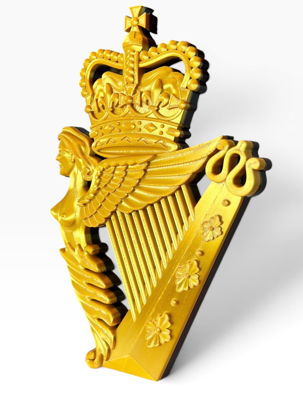 Ulster Defence Regiment cap badge – detailed crowned-harp display ready for wall mounting