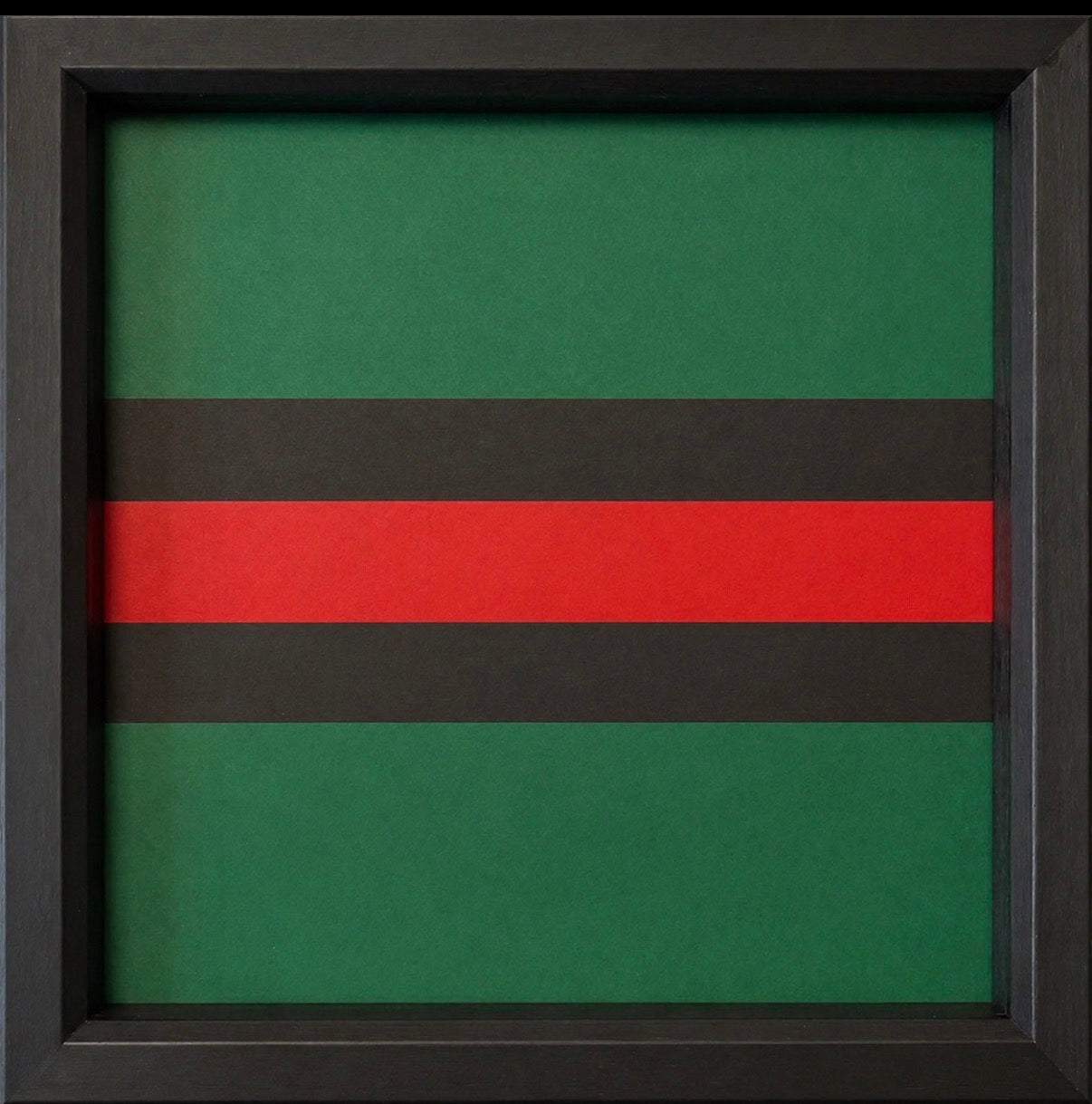 3D Printed Royal Green Jackets Cap Badge Display Frame – Queen's Crown - Precision Military Emblems