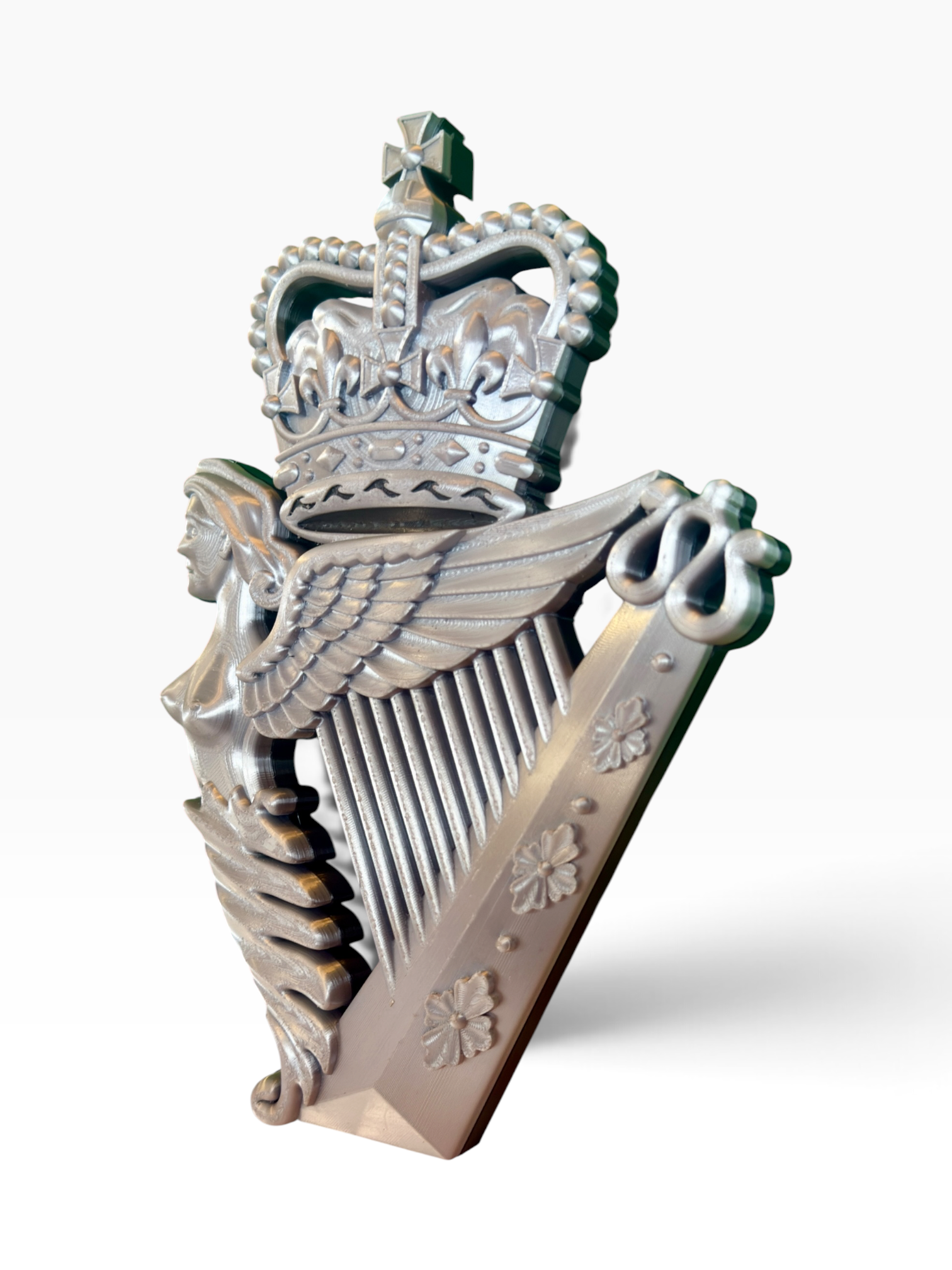 Royal Irish Regiment Queen's Crown Cap Badge - Precision Military Emblems 