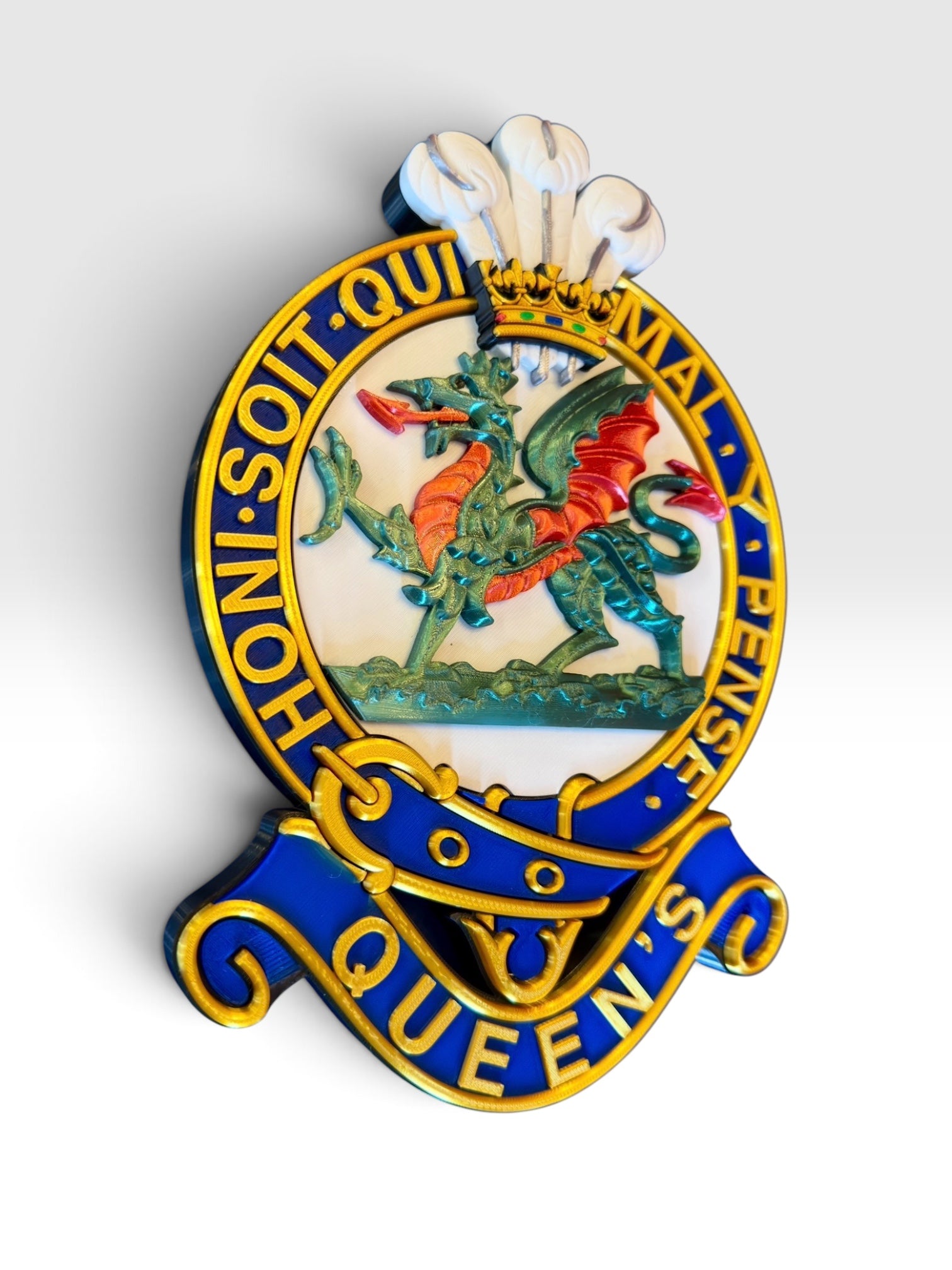 Queen's Regiment Cap Badge - Precision Military Emblems 